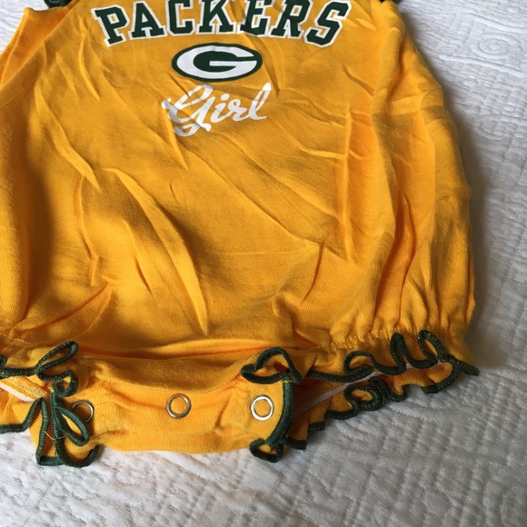 0-3m (5/$20) Packers Fanwear SunSuit/Romper by NFL - Picture 3 of 5